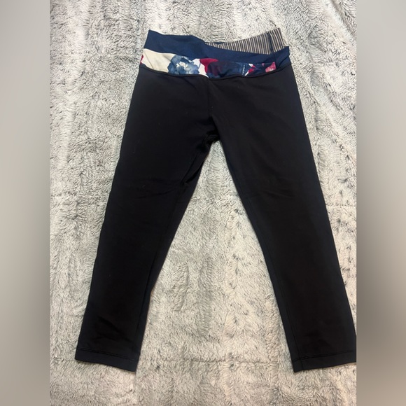 Lululemon Astro Wunder Under Crop II • 21” • GREAT CONDITION - Picture 4 of 6